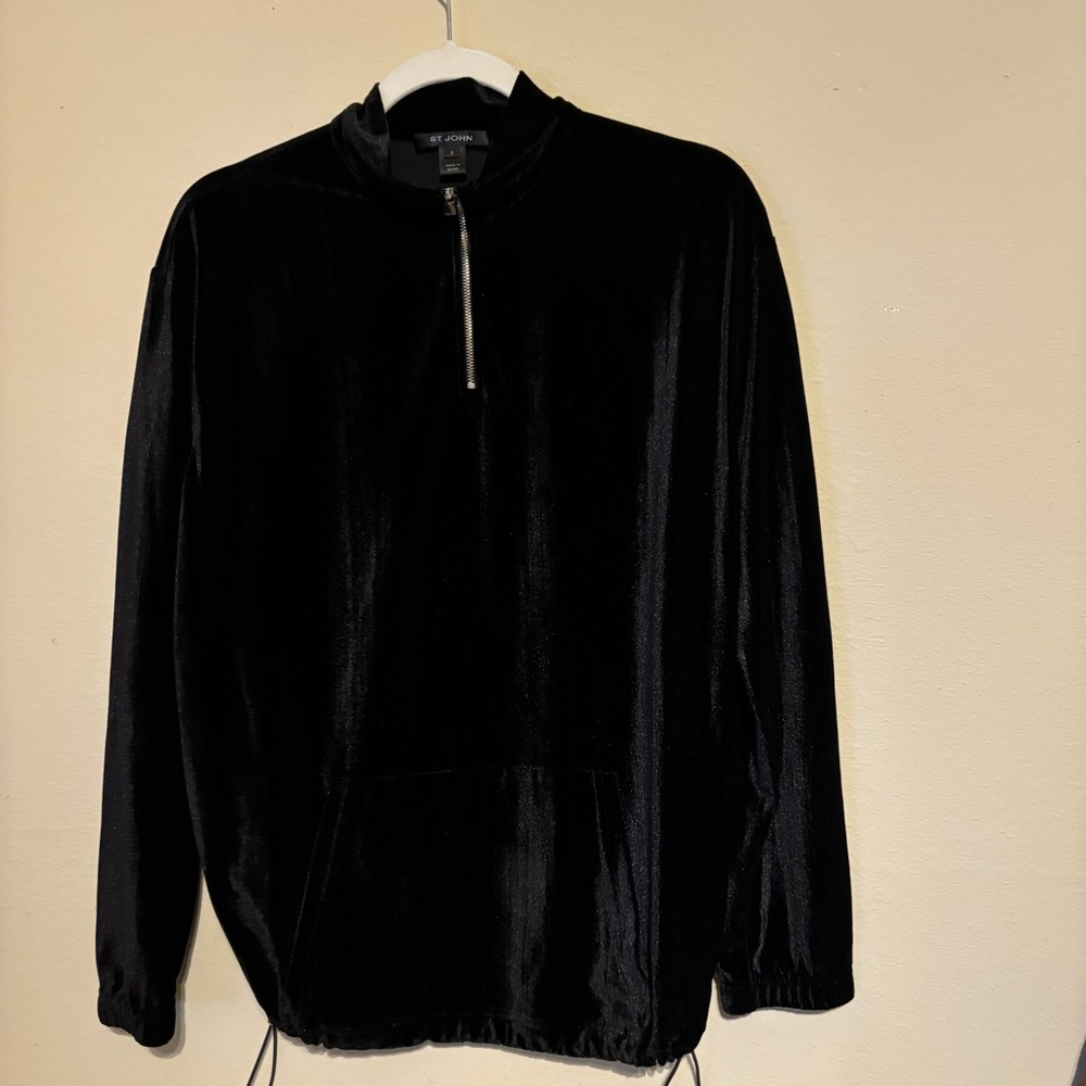 St. John Women's Black velour hooded Jacket Size small